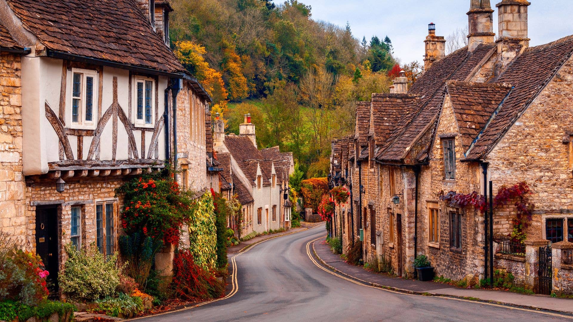 Timing the Sale: Seasonal Windows and Market Rhythm in the Prestige Cotswolds Market